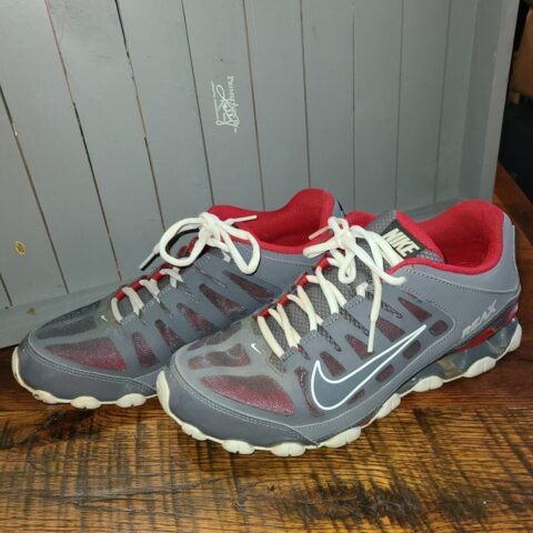 Size 9 - Nike Reax 8 TR Mesh Dark Grey for sale at Nostalgik Vibes