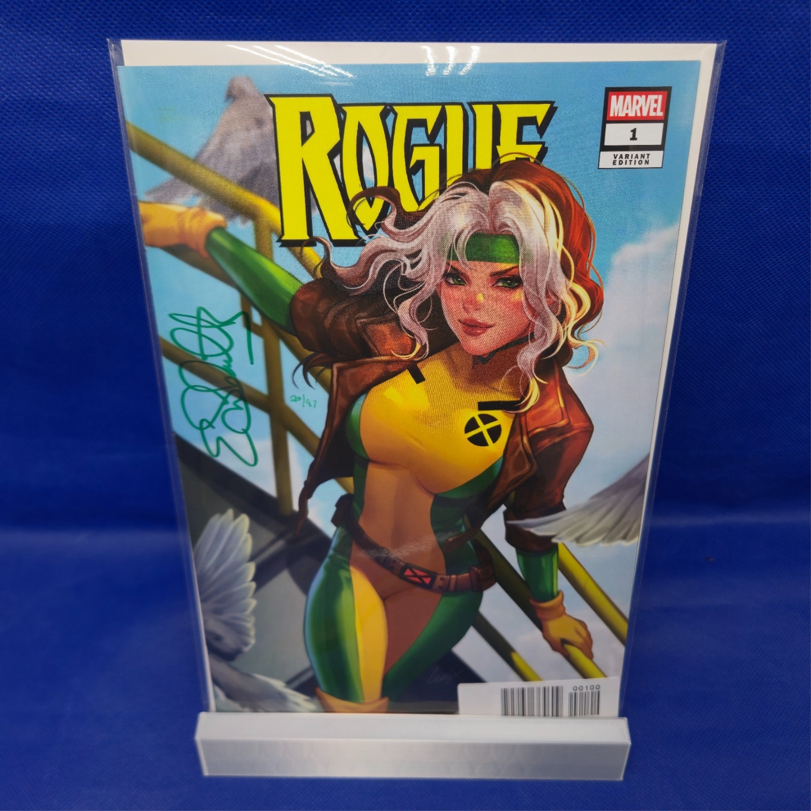 DF Rogue #1 Lesley Leirix Li Variant Signed by Erica Schultz COA NM Marvel