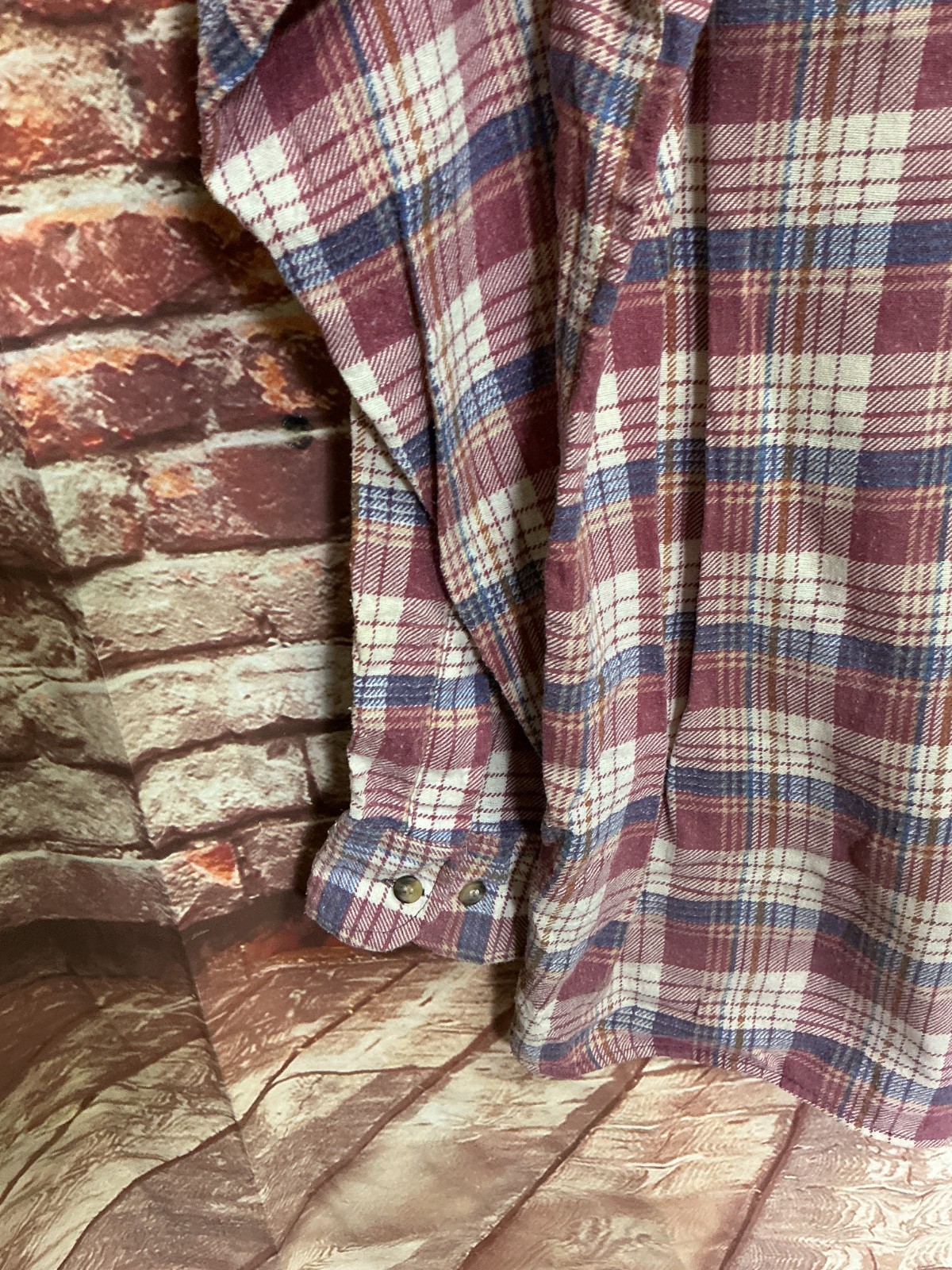 Trail’s End Cream/Burgundy/Blue Plaid Flannel Cotton Large (L) Shirt