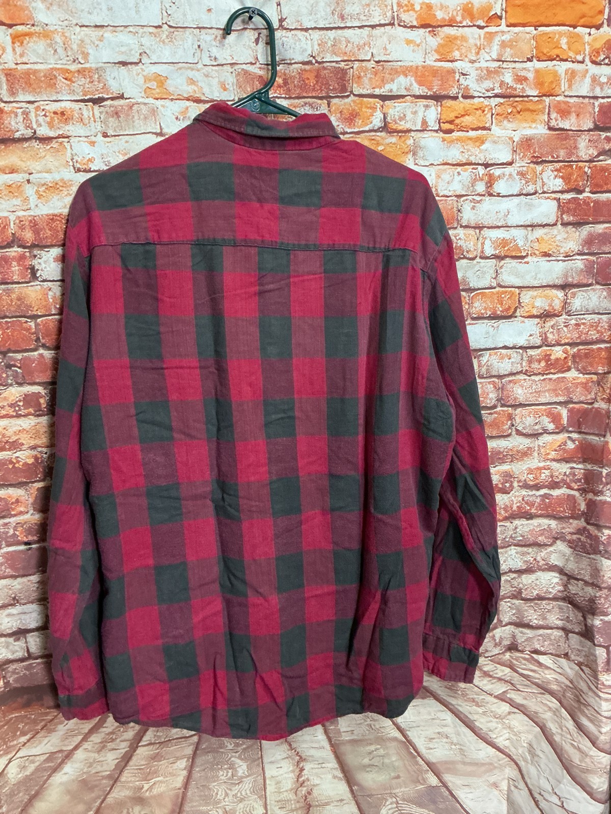 Claybrooke Outdoors Flannel Shirt Small Mens Red Charcoal Buffalo Plaid Cotton