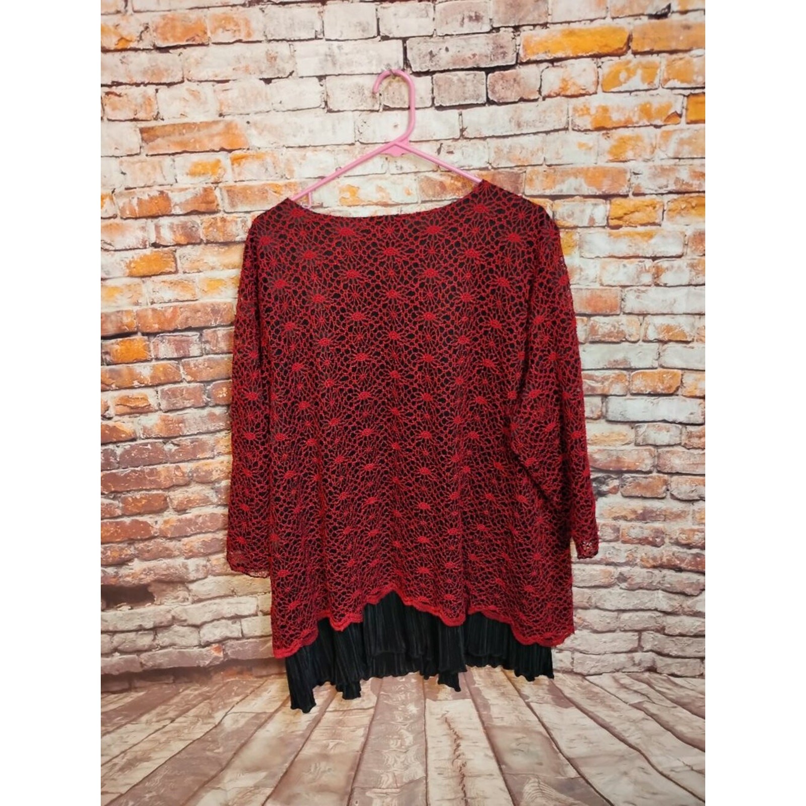 CJ Banks Womens 2X Red Black Knit 3/4 Sleeve Top Shirt