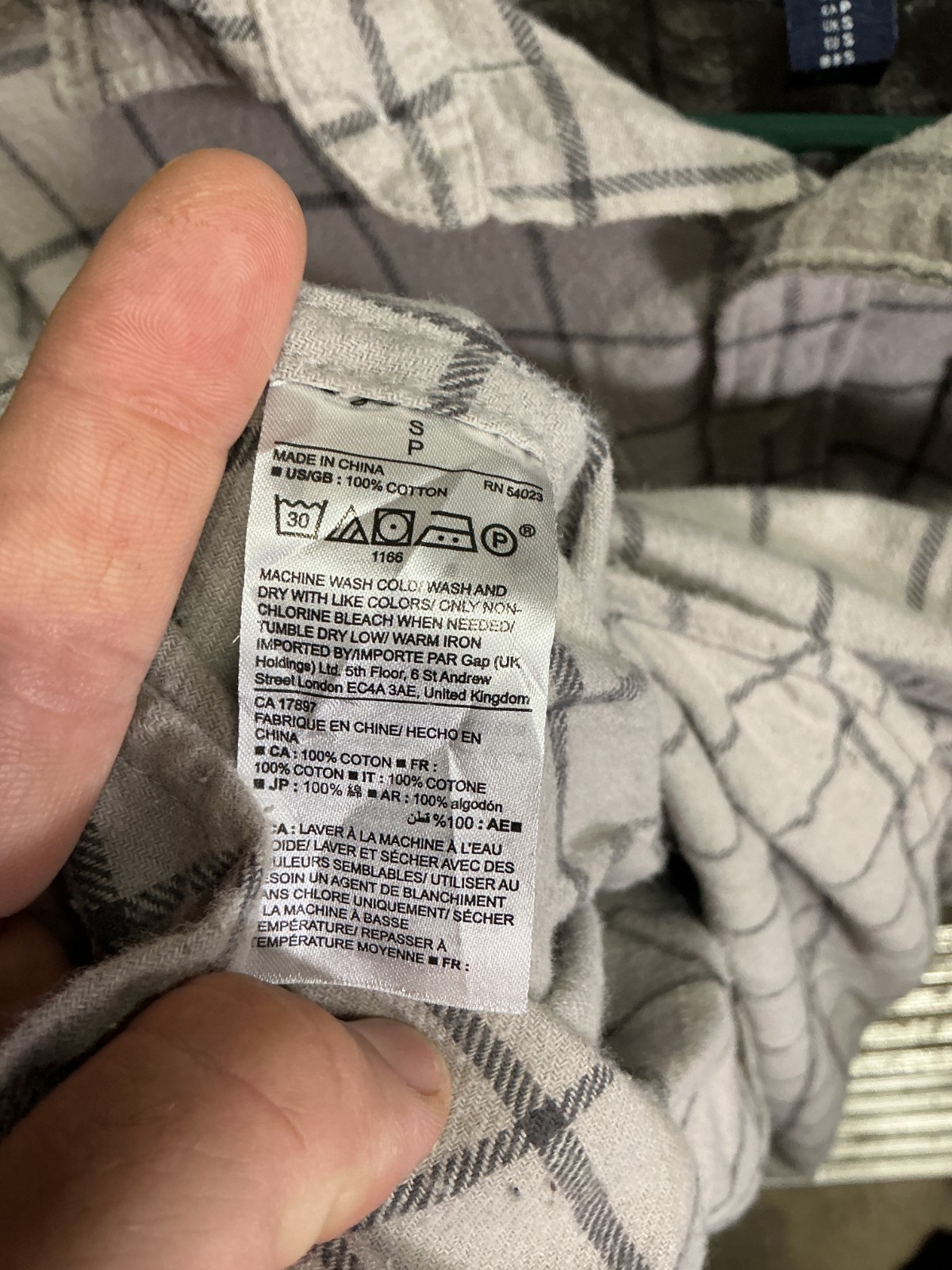 Gap Mens Flannel Shirt Small Gray Windowpane Plaid Long Sleeve Standard Fit