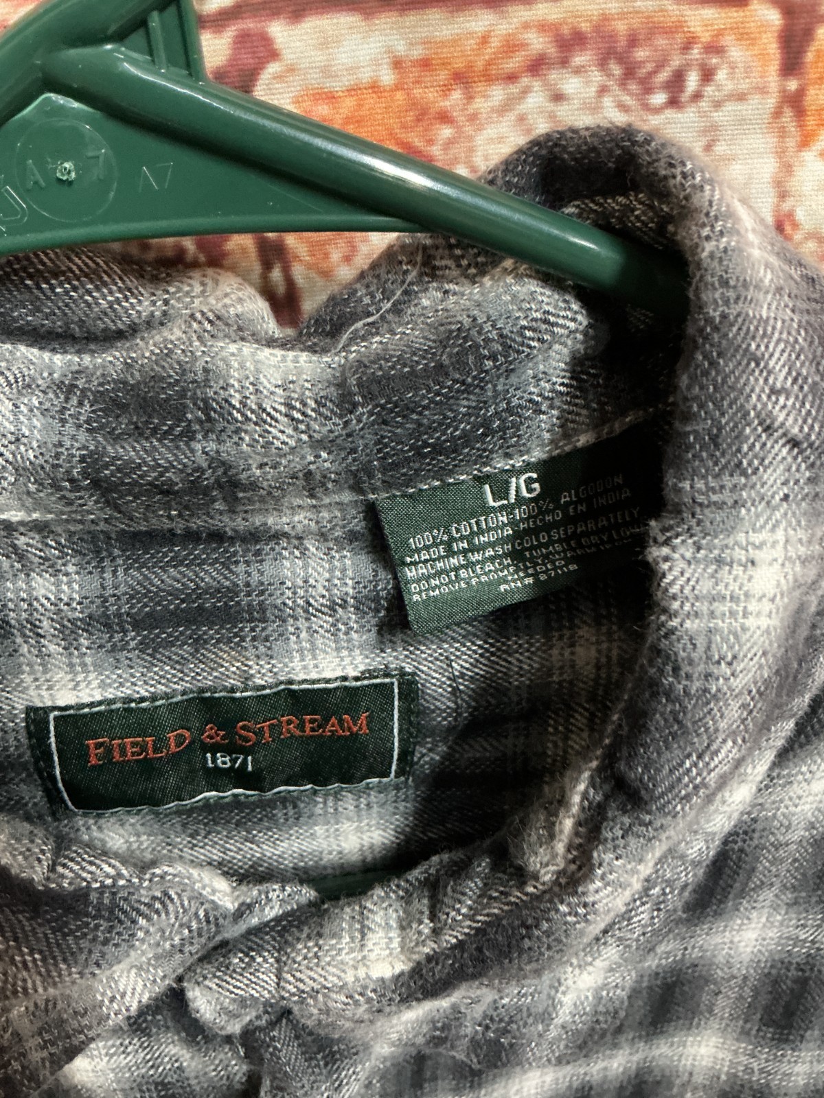 Field and Stream Flannel Shirt Mens Large Black Gray White Ombre Plaid Button Up